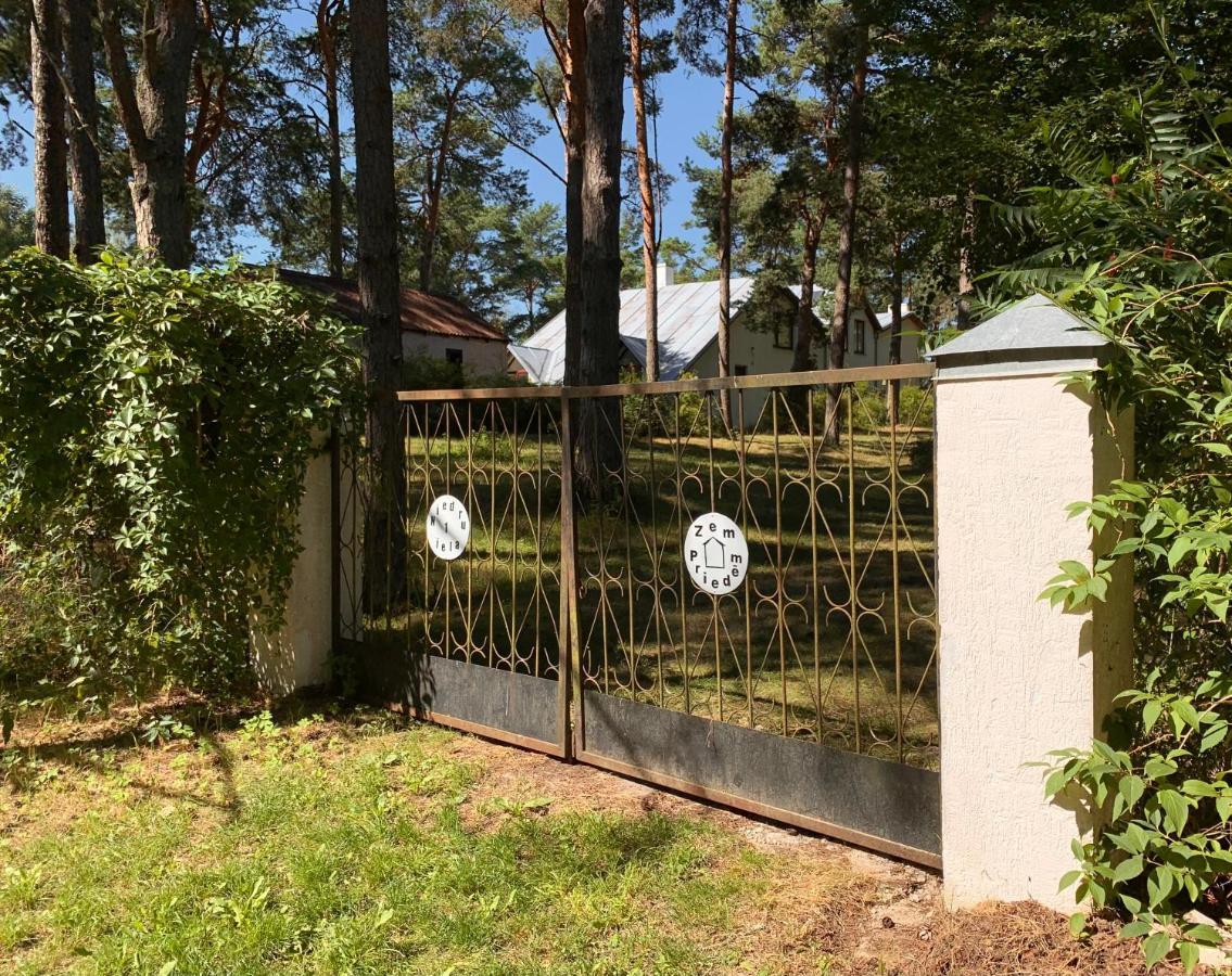 Villa Zem Priedem à Lapmežciems Extérieur photo